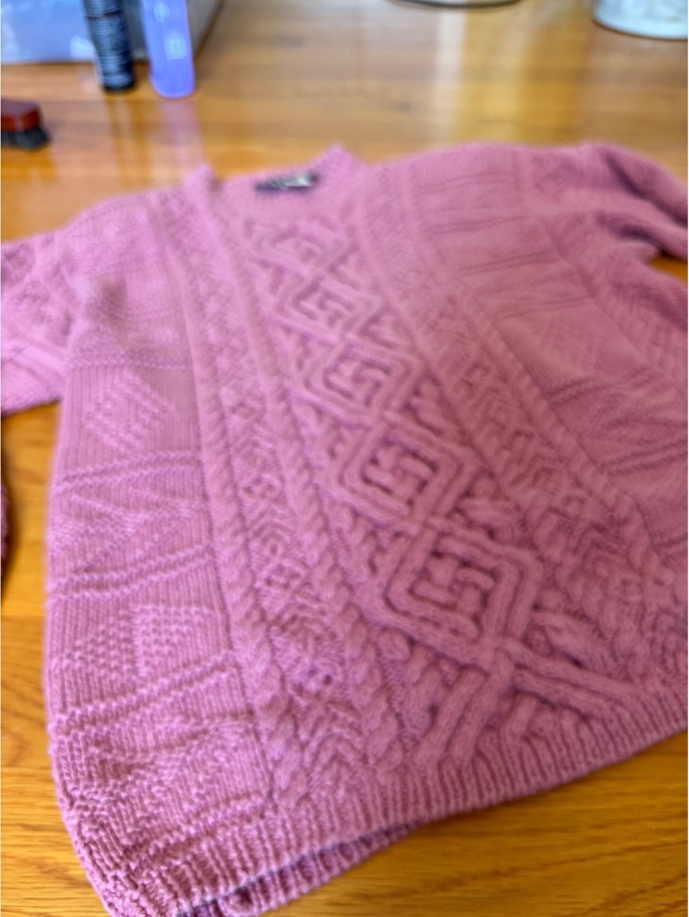 Authentic vintage Forenza Pink Cable Sweater Size Small 55% Ramie 45% Cotton